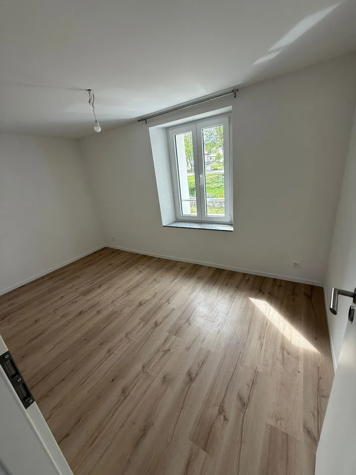 Appartement de 4,5 pièces au 1ère étage - 2117 La côte-aux-Fées