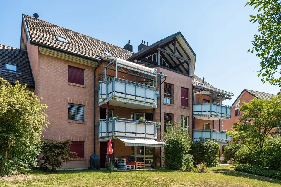 Wohnung mit Cheminée und schöner Aussicht