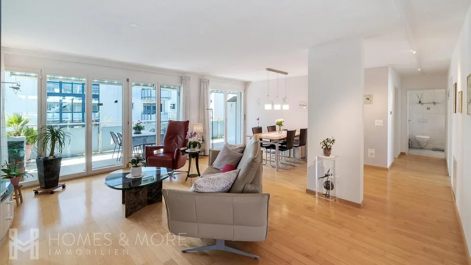Attraktive 4.5-Zimmer-Attikawohnung mit sonnenverwöhnter Terrasse