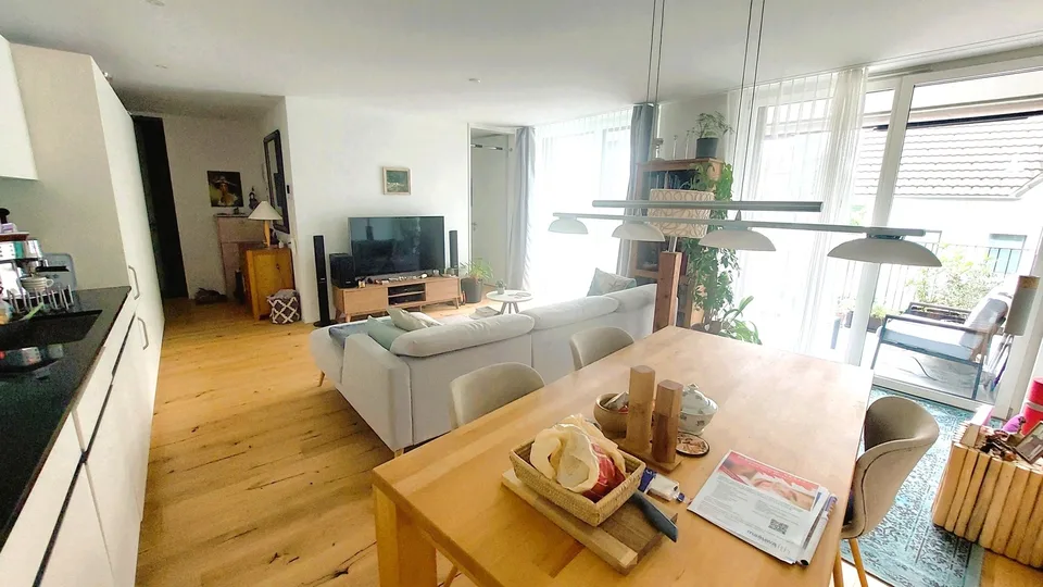 Lichtdurchflutete 2.5-Zimmer-Wohnung mit grossem Südbalkon