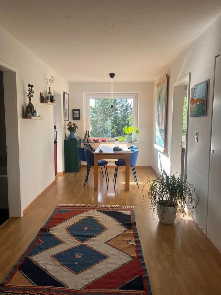 Möblierte 4.5-Zimmer-Wohnung an sonniger Lage in Feldmeilen