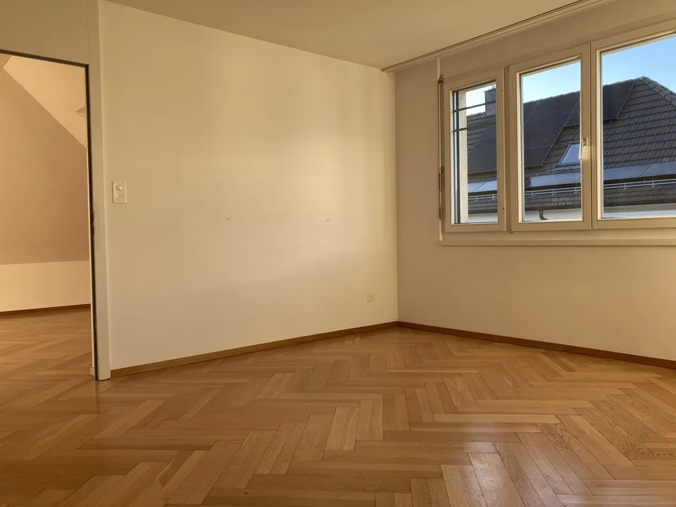 Nähe HSG : schöne, helle, ruhige 2-Zimmer-Dachwohnung