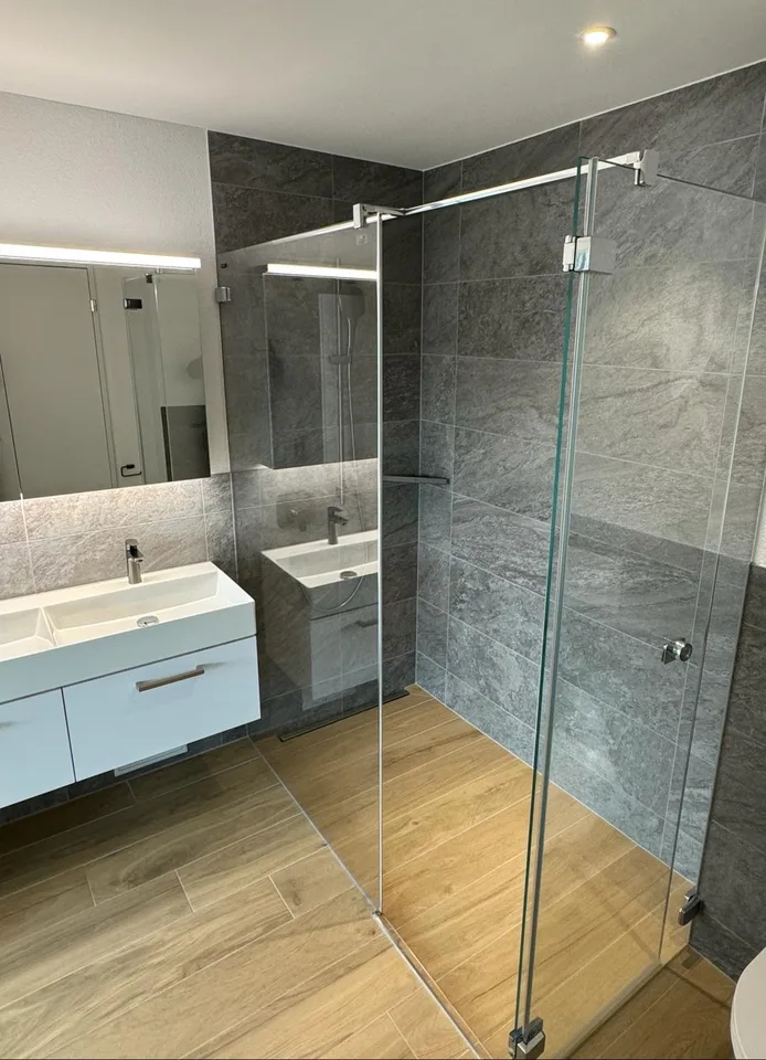 Luxuriöse 2.5-Zimmer-Wohnung mit Alpenpanorama und Eigentumsstandard