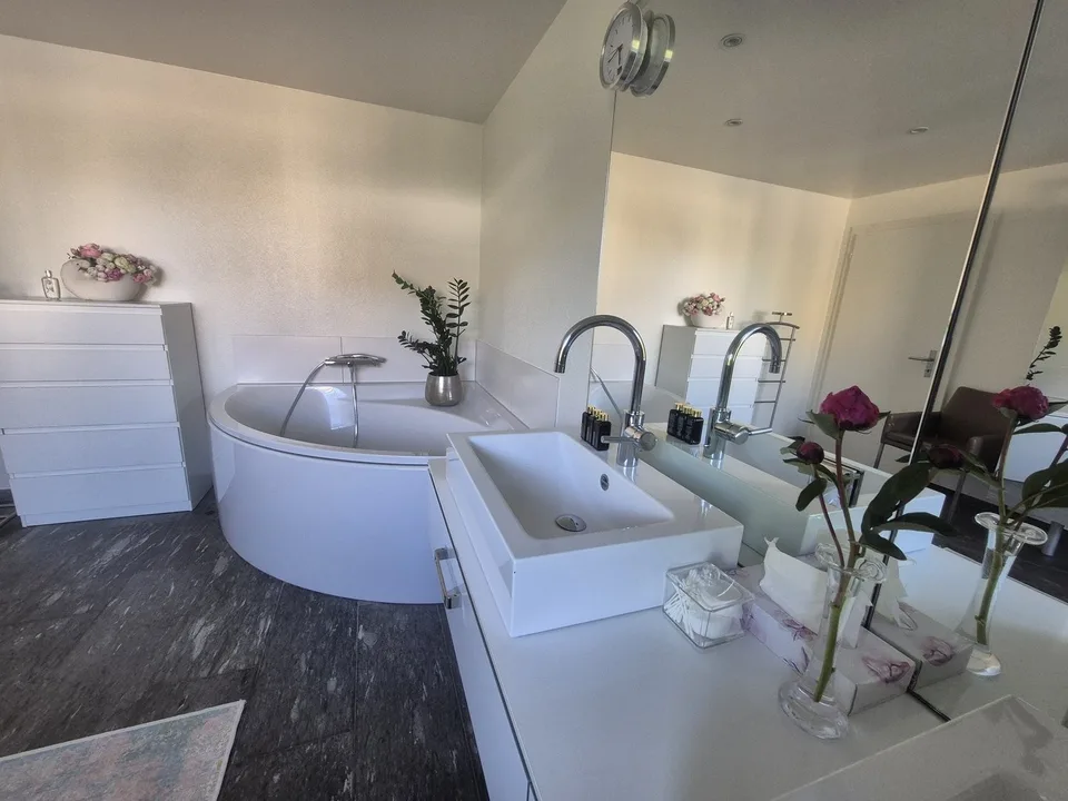 7 ZIMMER-HAUS IN RICHTERSWIL (ZH), MÖBLIERT, TEMPORÄR – Foto 7 von 15
