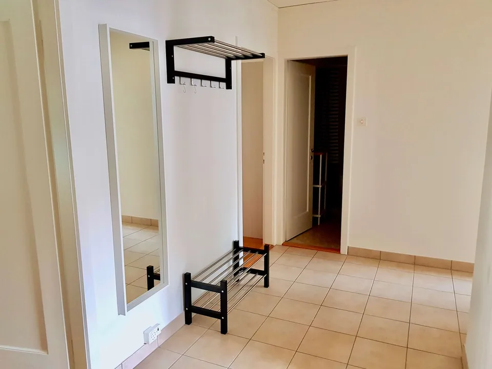 Möbliertes Zimmer in moderner Wohnung in Basel