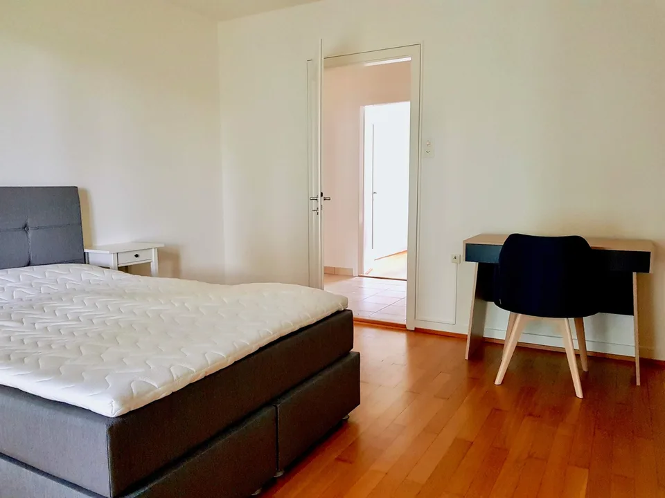 Möbliertes Zimmer in moderner Wohnung in Basel