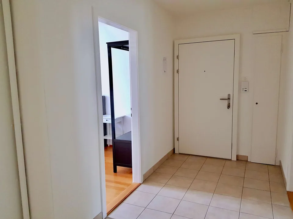 Möbliertes Zimmer in moderner Wohnung in Basel