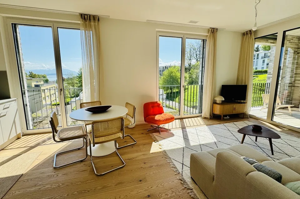 3.5 room apartment Neubau-Wohnung mit traumhaftem Blick auf den Bergen und See