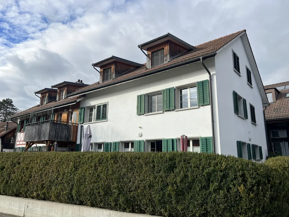 Grosszügiges 4- geschossiges Einfamilienhaus mit Garten