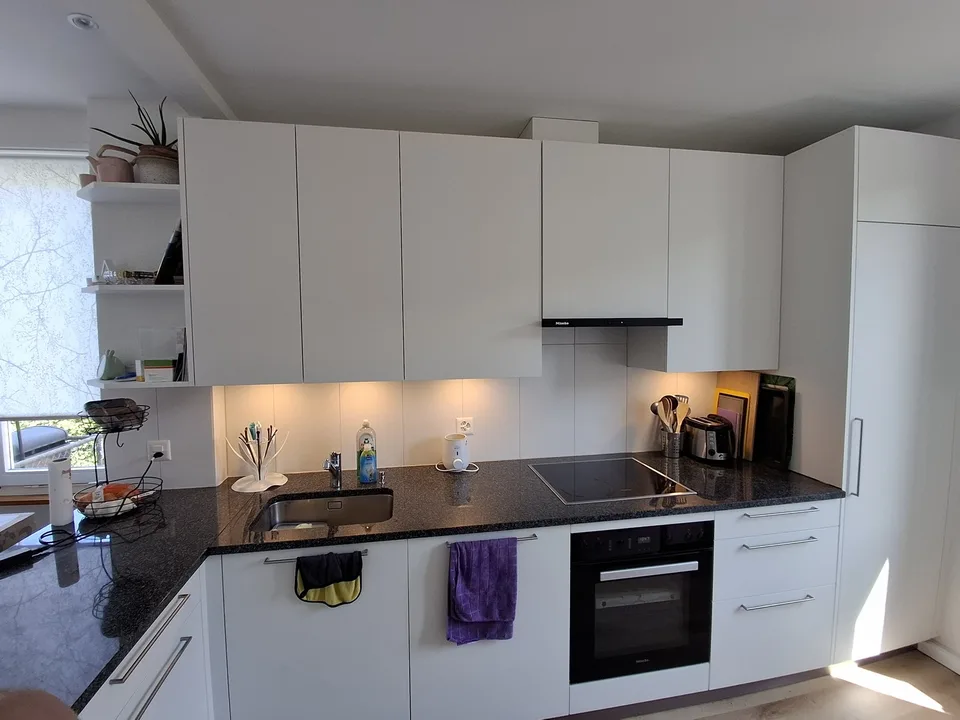 Charmante 3,5 Zi. Wohnung - Komplett Saniert in Adliswil