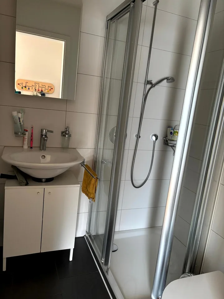 5½ ZIMMER-HAUS IN ZOLLIKOFEN (BE), MÖBLIERT, TEMPORÄR – foto 21 di 30