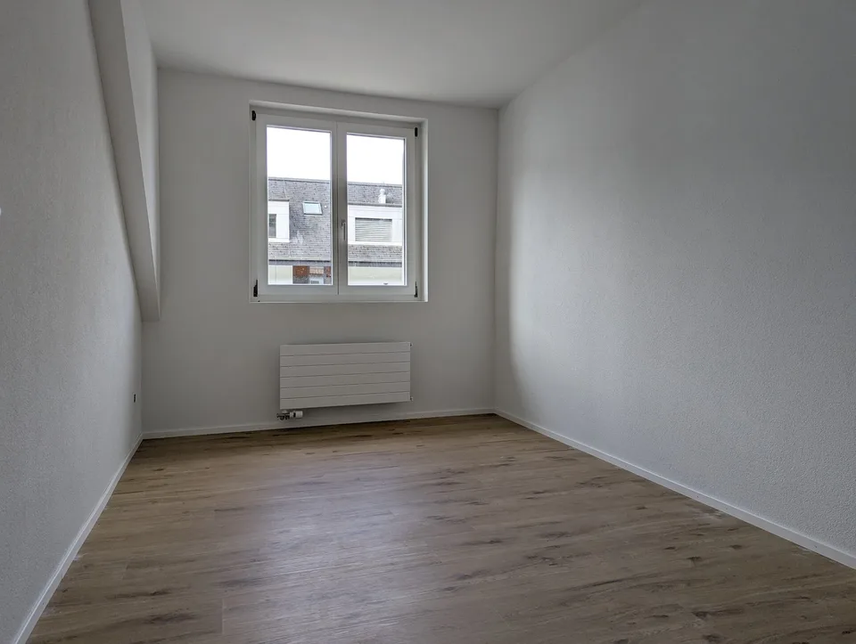 Helle, grosszügige 4-Zimmerwohnung mit wunderbarer Aussicht