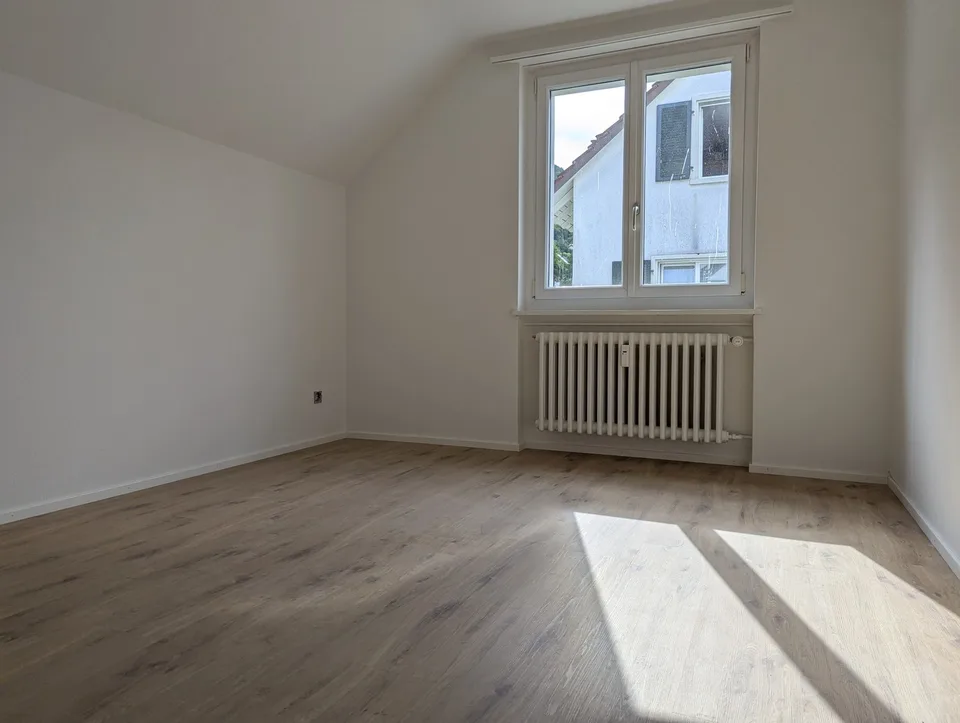 Helle, grosszügige 4-Zimmerwohnung mit wunderbarer Aussicht