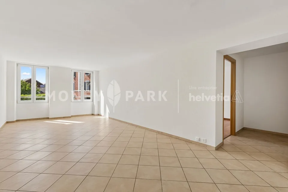 Appartement de 3.5 pièces au centre ville – Foto 3 von 13