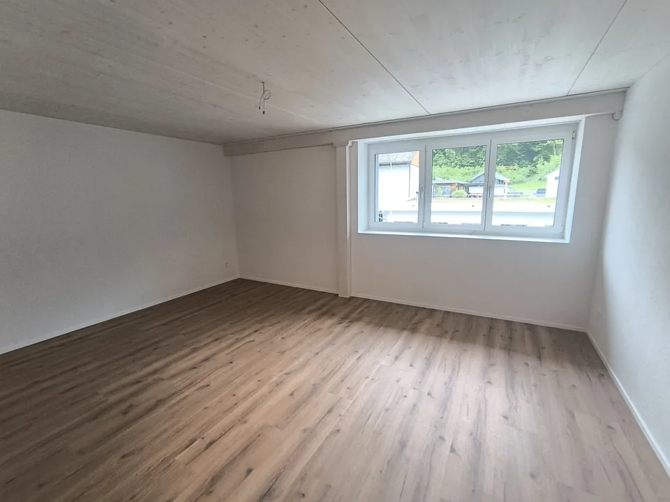 Grosszügige 3.5-Zimmer-Wohnung im Neubau mit Reduit - 103m²