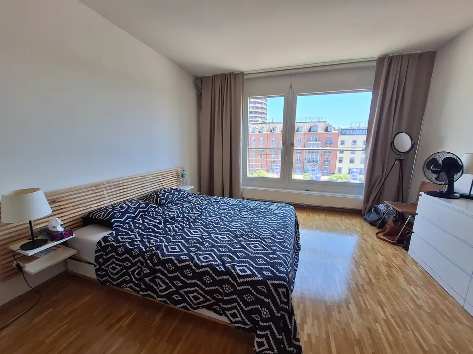 Maisonette-Wohnung am Bahnhof - Duplex apartment next to SBB