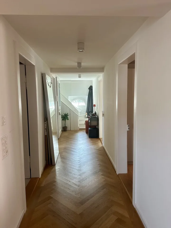 Grosszügige 3.5-Zimmer-Dachwohnung mit privater Dachterrasse