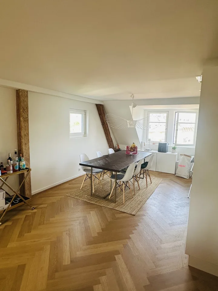 Grosszügige 3.5-Zimmer-Dachwohnung mit privater Dachterrasse