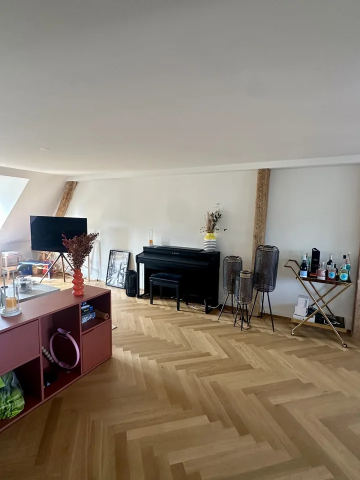 Grosszügige 3.5-Zimmer-Dachwohnung mit privater Dachterrasse