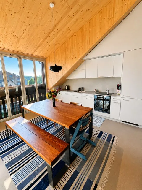 Moderne 4.5-Zimmer-Dachwohnung mit Weitblick – Wohnen, wo andere ihre Freizeit verbringen