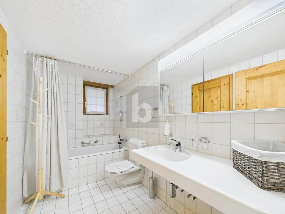 DISPONIBILE IMMEDIATAMENTE VICINO A FLIMS, LAAX, DISENTIS – foto 3 di 6