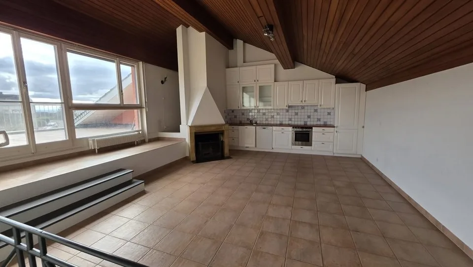MAGNIFIQUE TRIPLEX DE 130M2 AVEC TERRASSE PRIVATIVE DE 30M2 & GARAGE