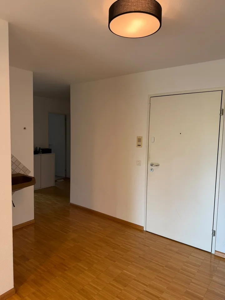 Helle 3.5-Zimmer-Wohnung mit separatem Büro – zentral und ruhig in Düb