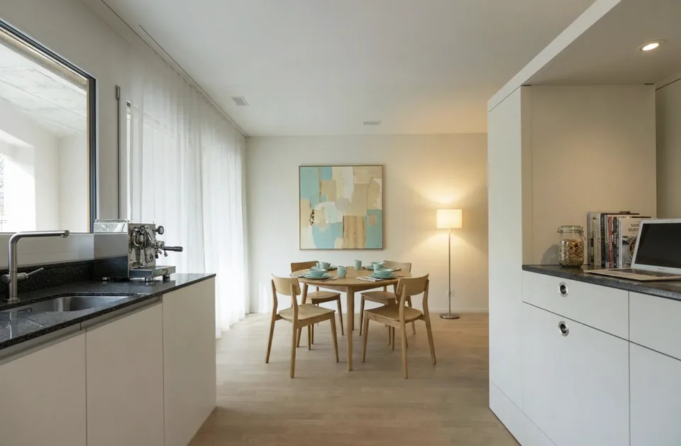 Moderne 1.5 Zimmer Neubauwohnung mit extrem viel Stauraum, Terrasse und Blick ins Grüne