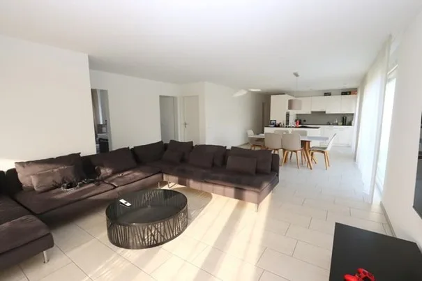 Modernes Wohnen im steuergünstigen Erlinsbach – Hochwertige 4.5-Zimmer-Wohnung nahe Aarau