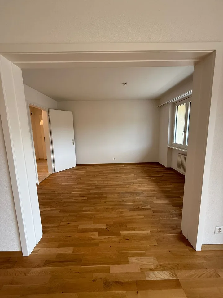 Ruhige, renovierte 3.5ZimmerWohnung mit Balkon im Grünen von Therwil