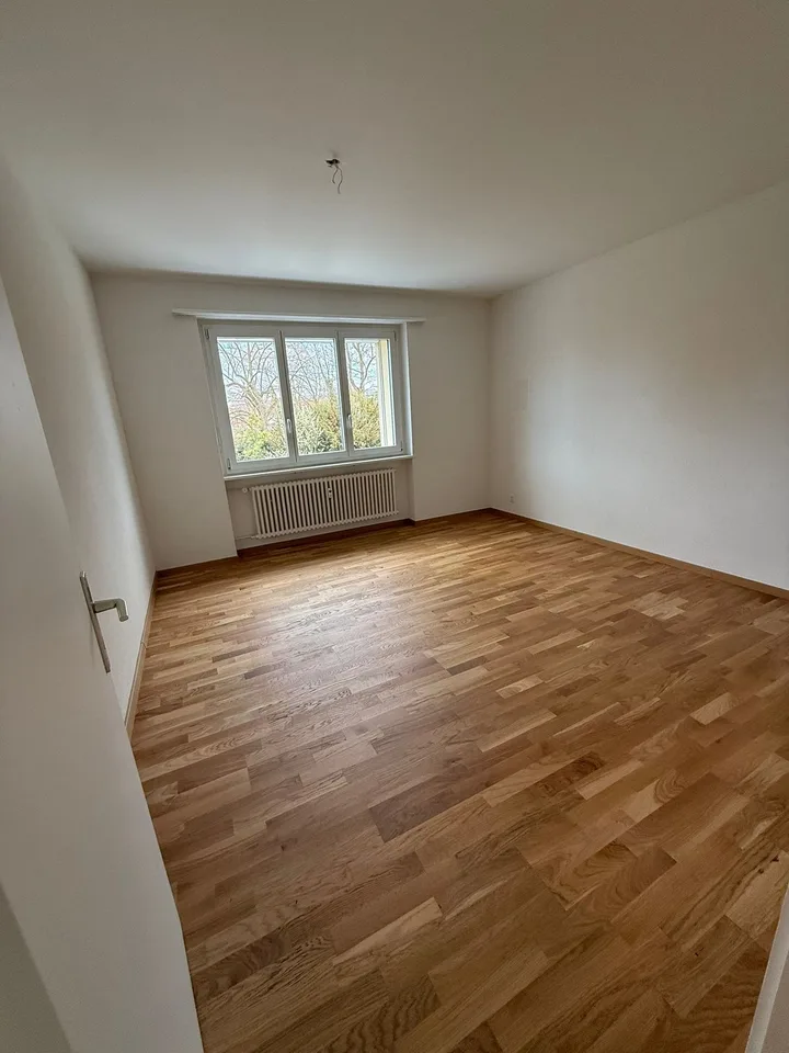 Ruhige, renovierte 3.5ZimmerWohnung mit Balkon im Grünen von Therwil