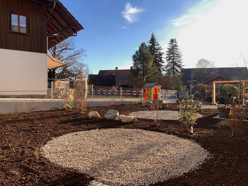 Nuova Costruzione Prima Occupazione - Casa a Schiera di Alta Qualità con 6 Camere e Giardino – foto 8 di 8