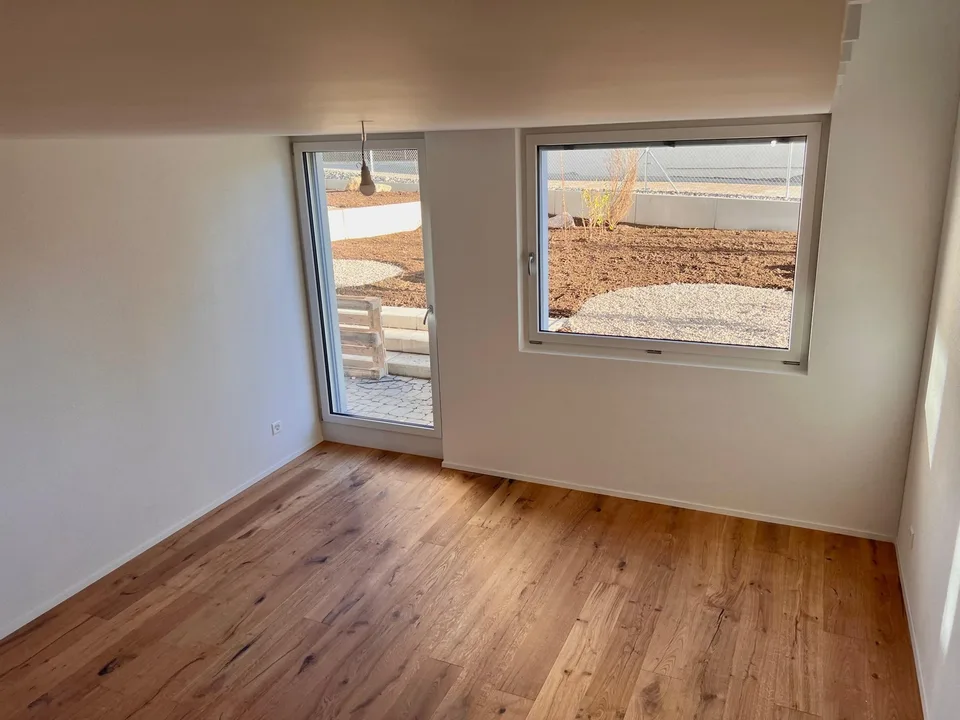 Neubau Erstbezug - Hochwertiges 6 Zimmer Reihenhaus mit Garten