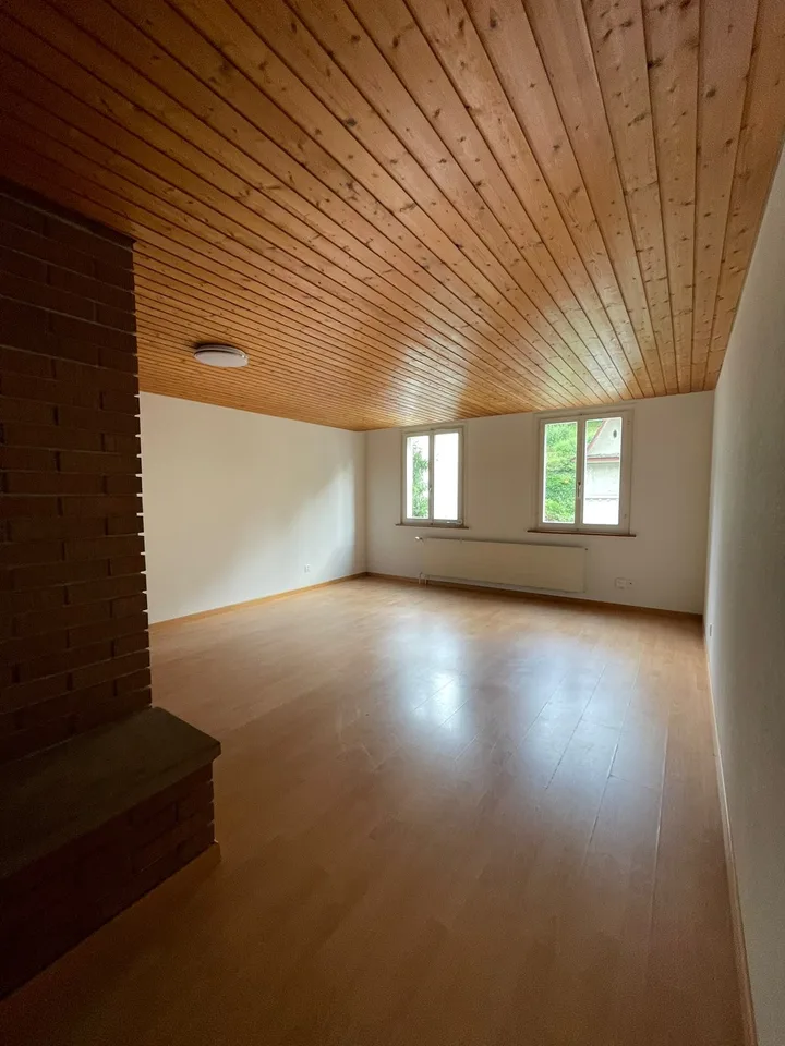 Studentenhaus im Grünen - WG-Zimmer mit grossem Gemeinschaftsgarten - Einfach wohnen. Gemeinsam leben. Garten teilen.