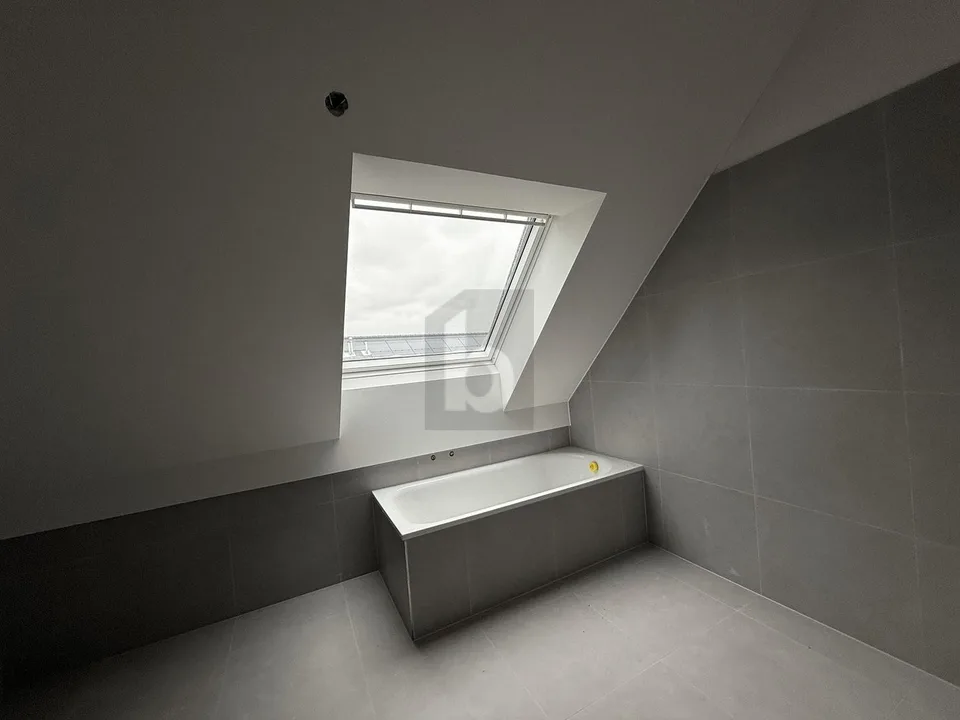 EXKLUSIV MIT GROSSER DACHTERRASSE