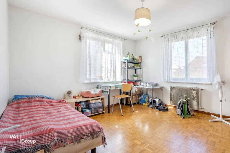 Maison avec revenu locatif immédiat au coeur de Champsec