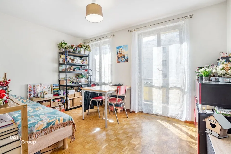 Maison avec revenu locatif immédiat au coeur de Champsec
