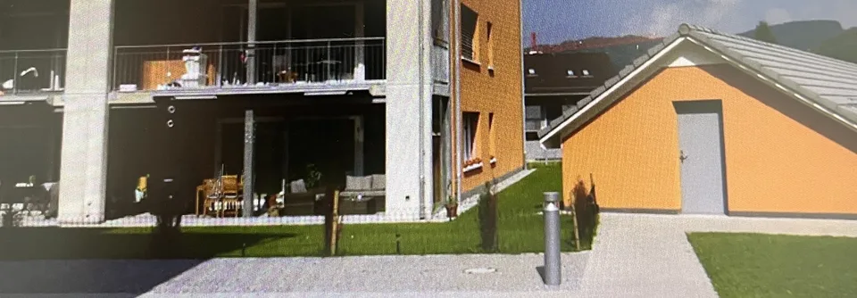 3 1/2 Erdgeschosswohnung mit Garten und Wintergarten