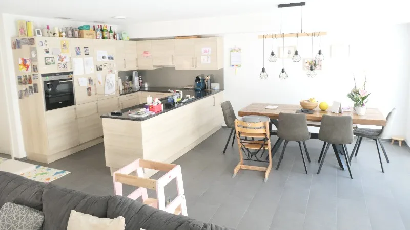 Grosszügige 5.5-Zimmer-Minergie-Wohnung mit rund 35 m² Balkon, zwei Bädern und Lift