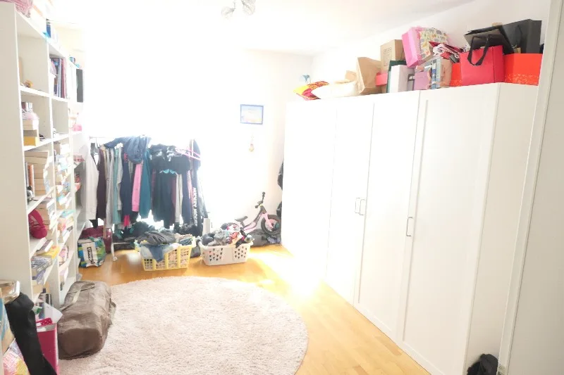 Grosszügige 5.5-Zimmer-Minergie-Wohnung mit rund 35 m² Balkon, zwei Bädern und Lift