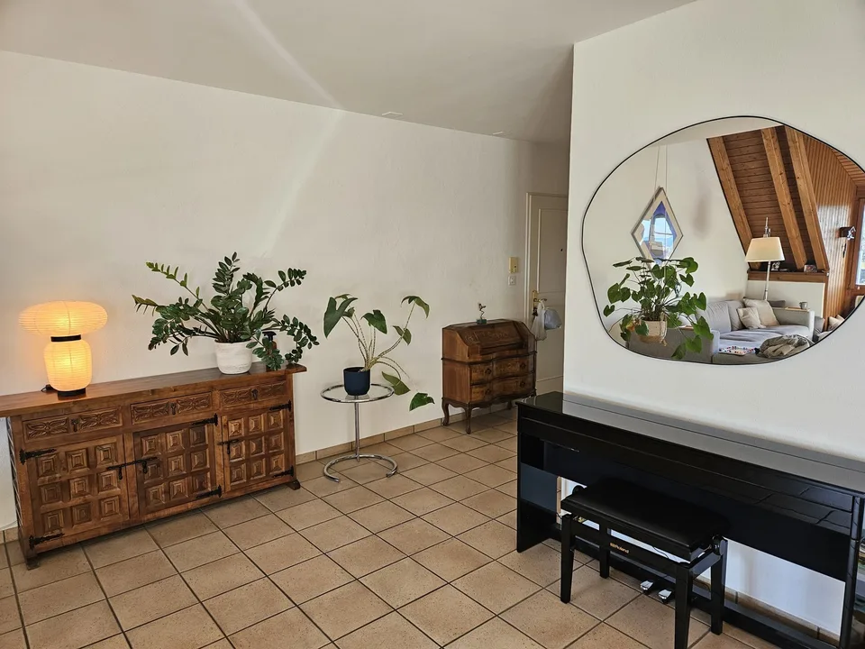 Wunderschön möblierte Maisonette mit Terrasse und Aussicht – Zürich Albisrieden