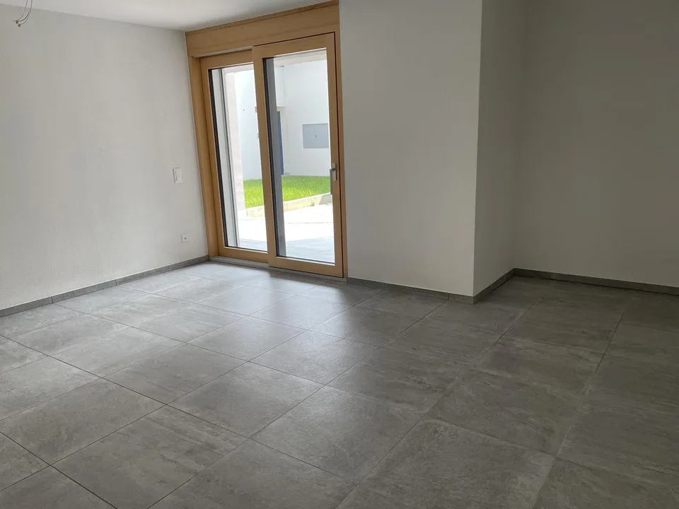 Elegante 5.5 locali con Giardino Privato – Leggia (Grono-GR)