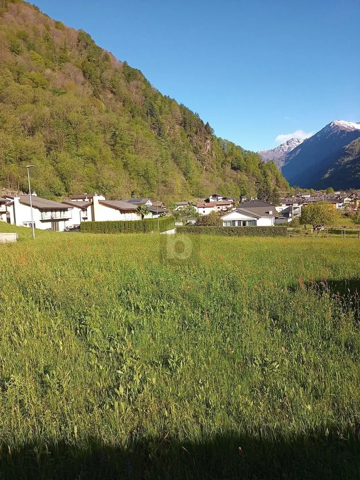 BAULAND AM ENDE DES DORFES, MIT SCHÖNER AUSSICHT