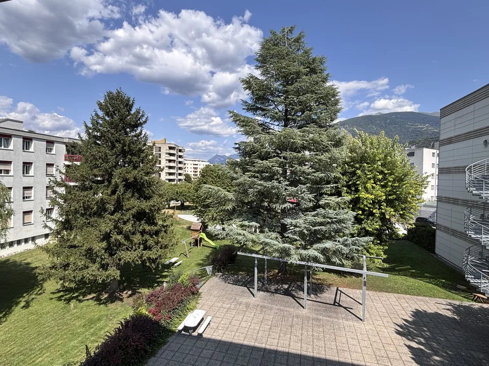 Reprise de bail – 4,5 pièces lumineux avec balcon et vue sur Valère & Tourbillon – 81 m² – Sion (Vissigen) – Loyer 1390.-