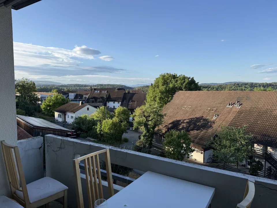 Bright Studio Apartment with Alpine View & Large Balcony – Available from September
