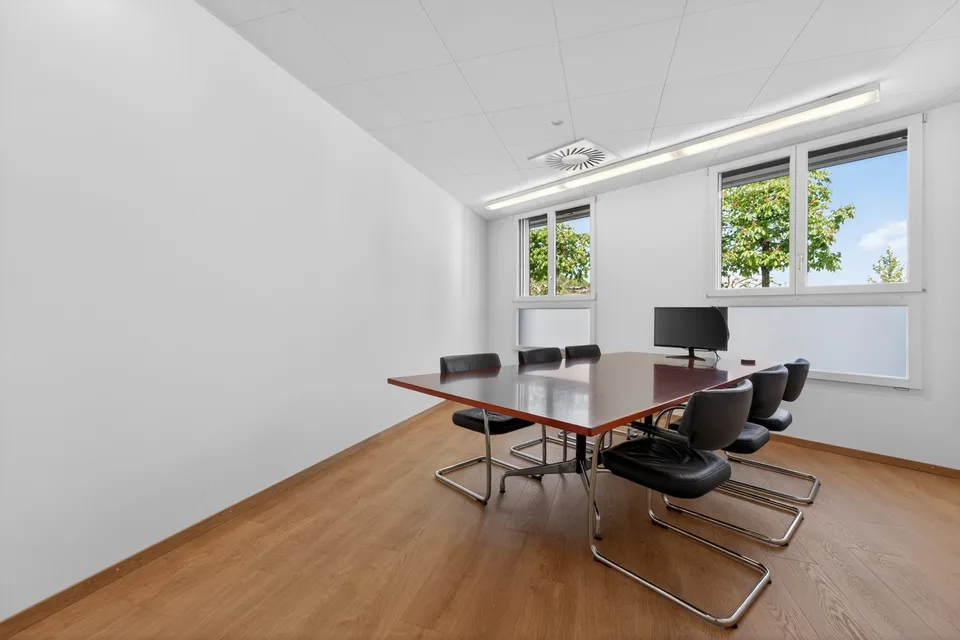 Geschäftsliegenschaft / Büro / Praxis an ruhiger Lage in Hergiswil