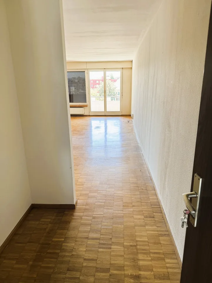 Helle 3.5-Zimmer-Wohnung (81 m²) mit Balkon – befristet bis 31.08.2027 | CHF 2’490.– inkl. NK