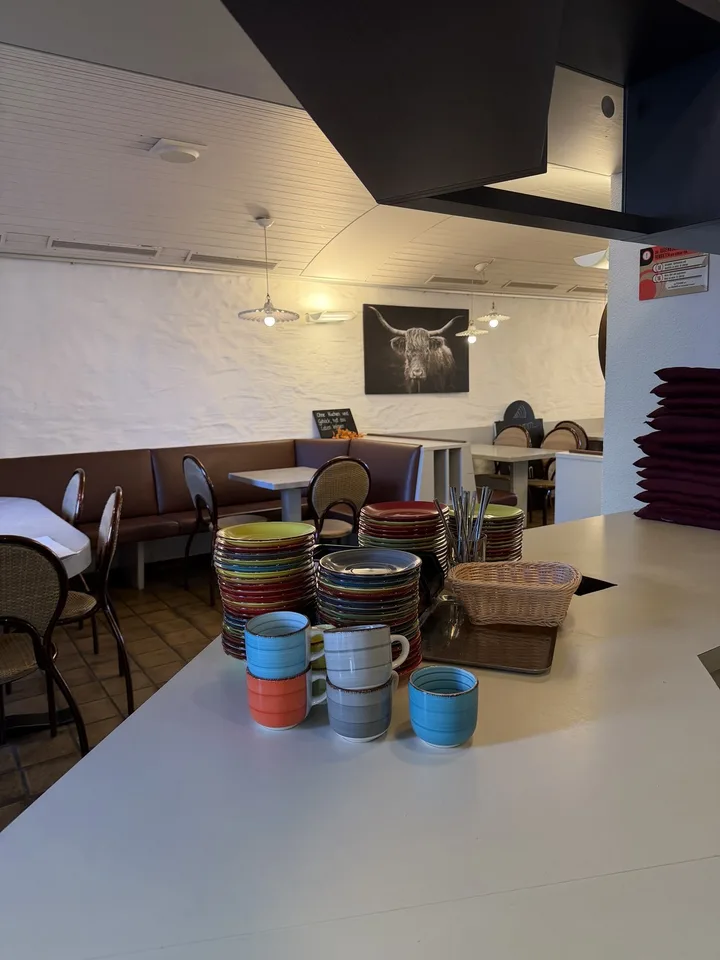 Ladenlokal & Café zu vermieten