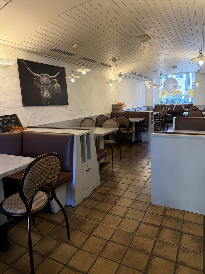 Ladenlokal & Café zu vermieten