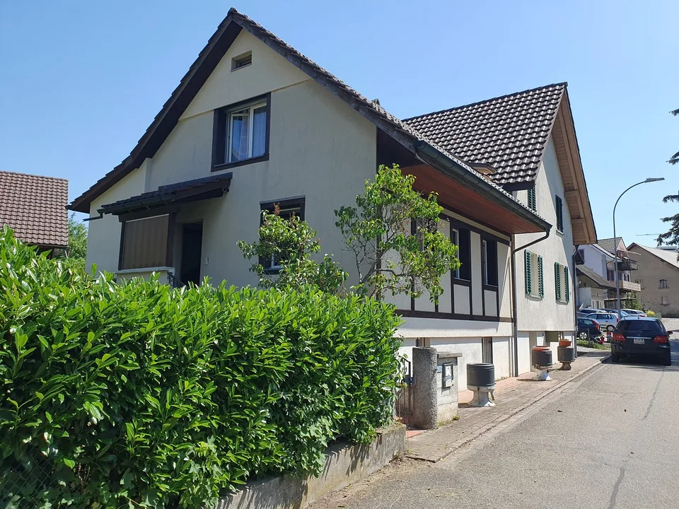 Charmante 4 Zimmer Wohnung im Grünen – mit eigenem Eingang
